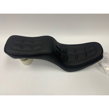 view Highway Hawk MB04-4020_2-06 Scorpion Seat with Step for Suzuki Intruder 600/750/800