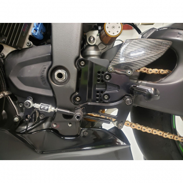view Graves W-RSK-19ZX6-KAF WORKS Adjustable Rearsets for Kawasaki ZX-6R '19-