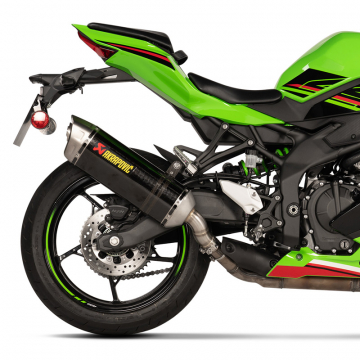 view Akrapovic S-K4SO8-HRC Slip-on Exhaust, Carbon Fiber for Kawasaki Ninja ZX-4R/RR '24-